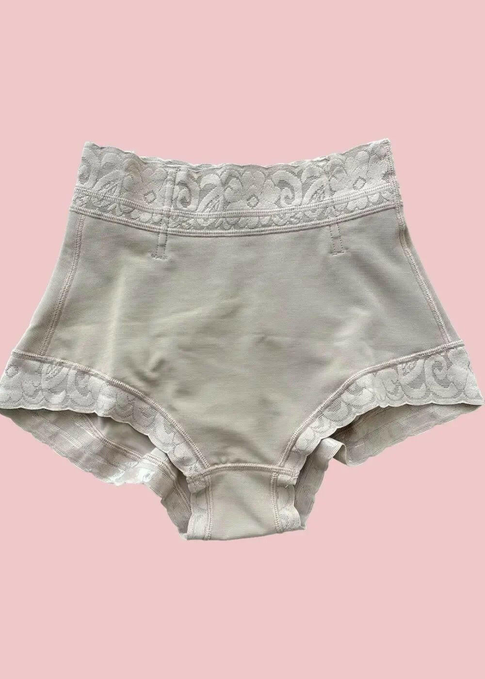 🎁🩷Klassischer Damen-Spitzen-Slip für den Alltag, formt den Po und glättet ihn.